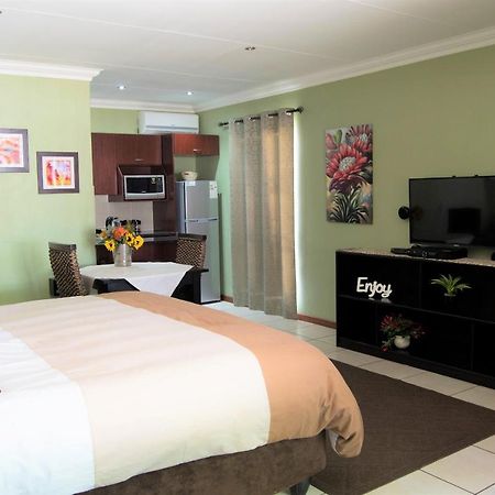 Summer Garden Guest House Benoni Exterior photo