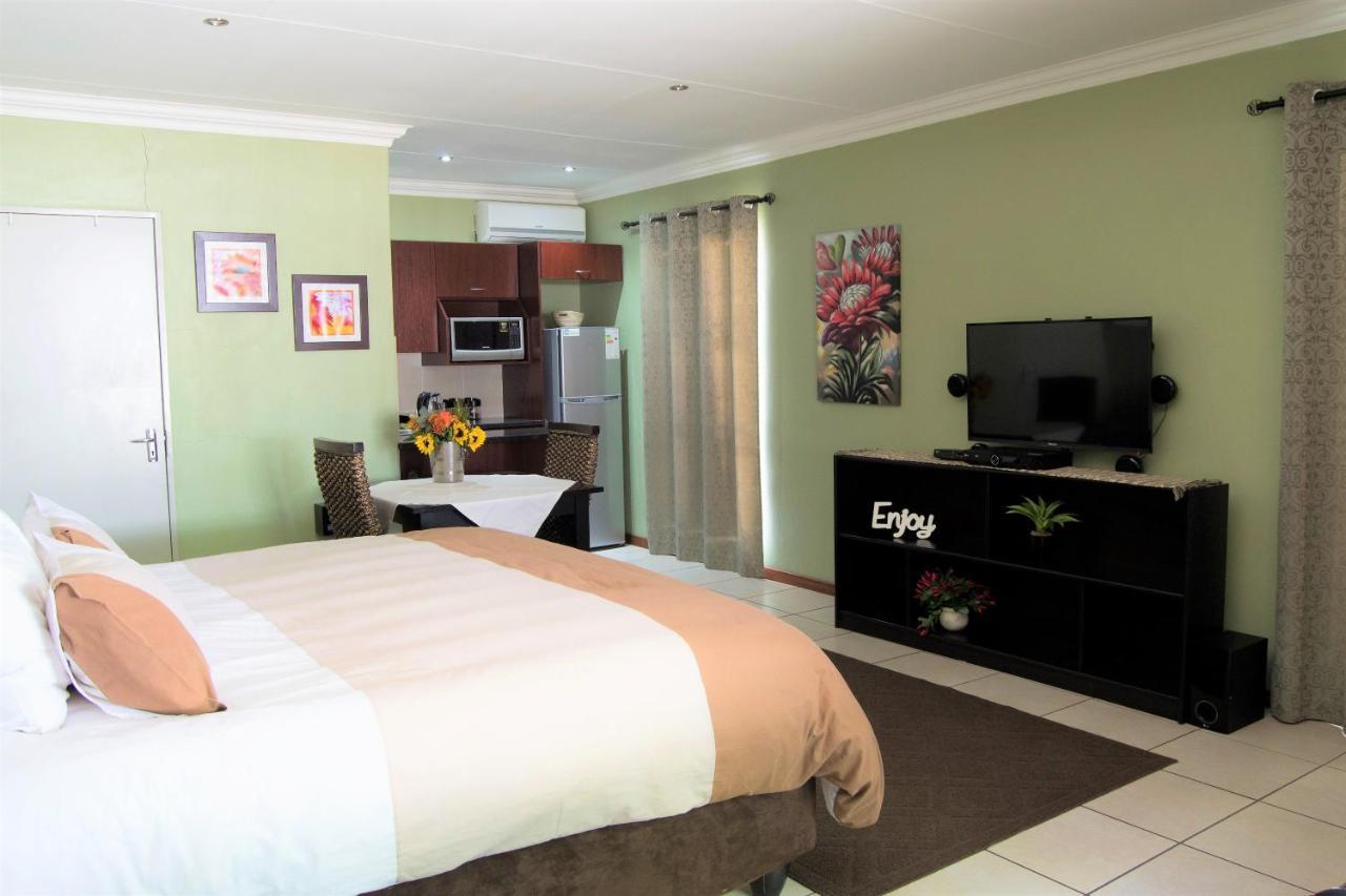 Summer Garden Guest House Benoni Exterior photo